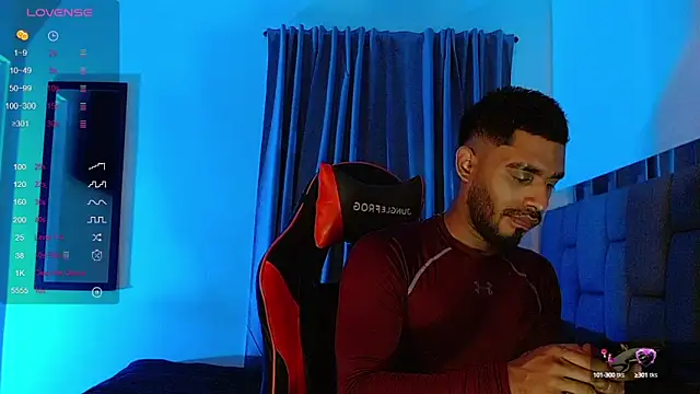 Snapshot of Christian_thor chatting on 01/08/25, 04:23 Christian thor online show from 01/08/25, 04:23