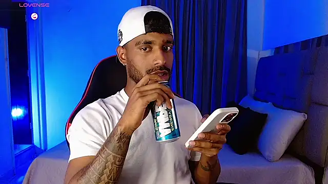 Snapshot of Christian_thor chatting on 09/25/25, 03:54 Christian thor online show from 09/25/25, 03:54