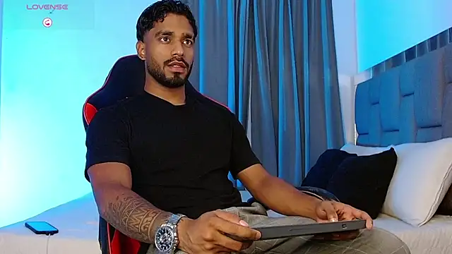 Snapshot of Christian_thor chatting on 11/13/25, 03:27 Christian thor online show from 11/13/25, 03:27