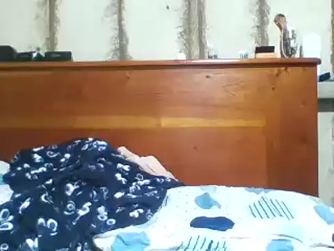 Snapshot of ELVERGON43267 chatting on 12/11/24, 01:47 ELVERGON43267 online show from 12/11/24, 01:47