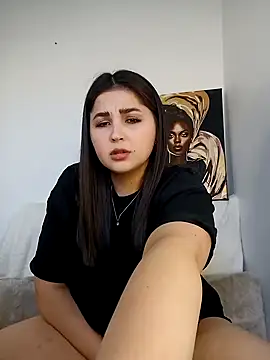 Snapshot of Talla_a chatting on 02/27/25, 10:59 Talla a online show from 02/27/25, 10:59