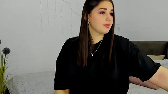 Snapshot of Talla_a chatting on 03/18/25, 07:30 Talla a online show from 03/18/25, 07:30