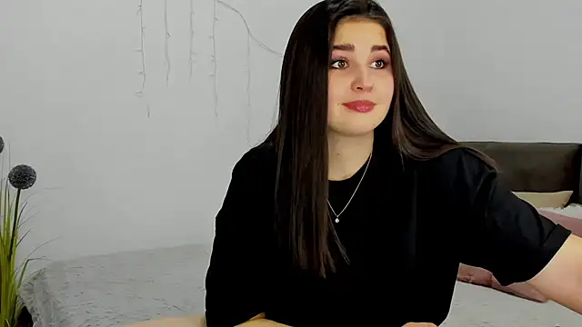 Snapshot of Talla_a chatting on 03/18/25, 10:36 Talla a online show from 03/18/25, 10:36