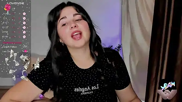 Snapshot of Talla_a chatting on 09/26/25, 09:35 Talla a online show from 09/26/25, 09:35