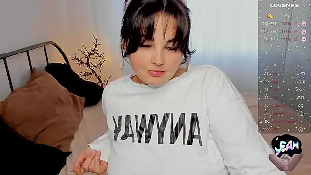 Snapshot of Talla_a chatting on 10/29/25, 12:40 Talla a online show from 10/29/25, 12:40