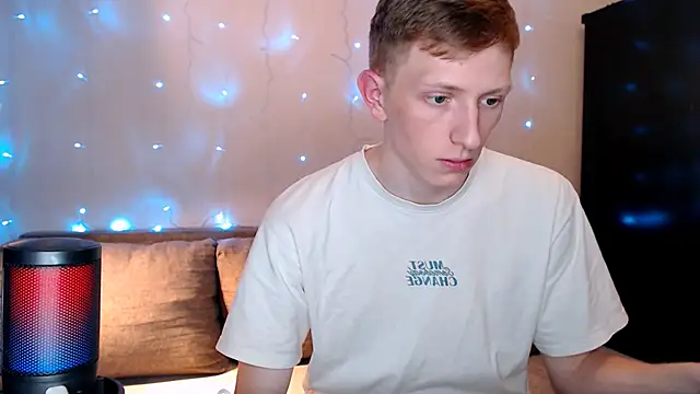 juliaanddima online show from 09/10/25, 11:16