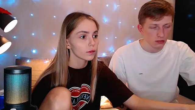 juliaanddima online show from 10/16/25, 10:11