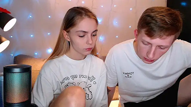 juliaanddima online show from 10/18/25, 10:21