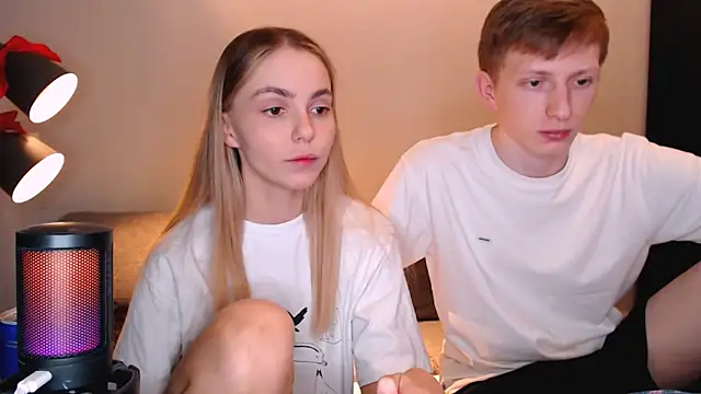 juliaanddima online show from 12/17/25, 10:05