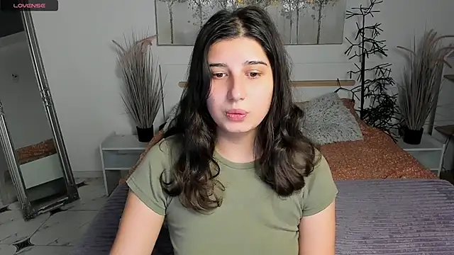 Snapshot of Linda_EX chatting on 12/06/24, 07:32 Linda EX online show from 12/06/24, 07:32