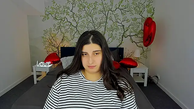 Snapshot of Linda_EX chatting on 02/14/25, 11:10 Linda EX online show from 02/14/25, 11:10