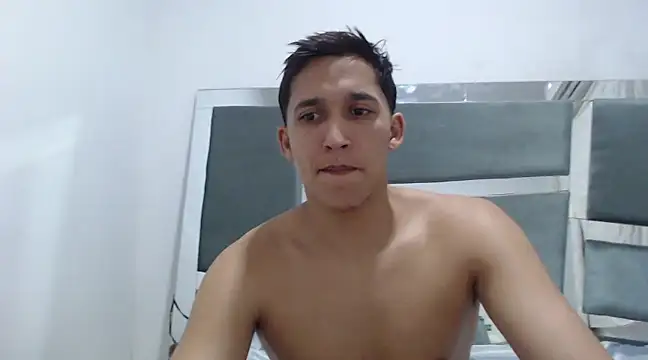 Snapshot of angel_sensual95 chatting on 12/31/24, 07:53 angel sensual95 online show from 12/31/24, 07:53