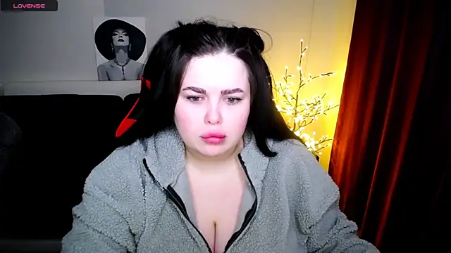 Emily Mo online show from 02/01/25, 06:32