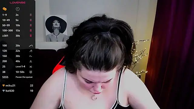 Emily Mo online show from 02/04/25, 09:49