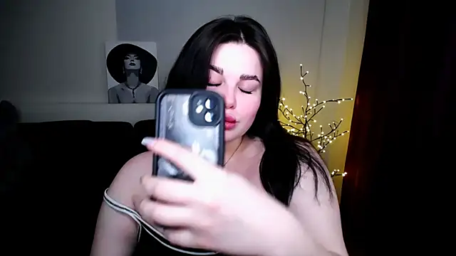 Emily Mo online show from 02/05/25, 09:25