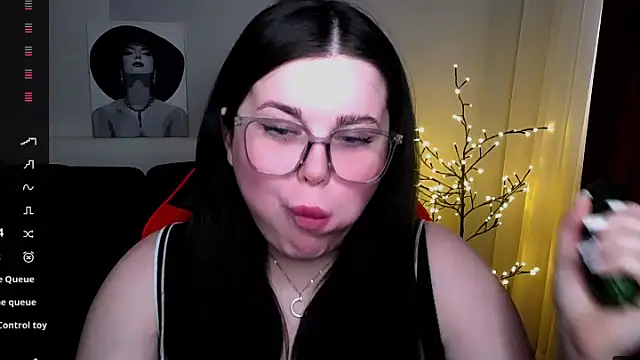 Emily Mo online show from 02/14/25, 09:34