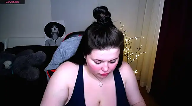 Emily Mo online show from 03/04/25, 09:40