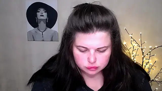 Emily Mo online show from 09/10/25, 05:51