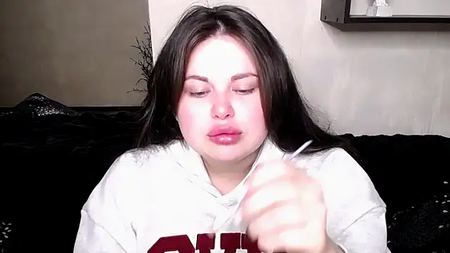 Emily Mo online show from 10/24/25, 08:11