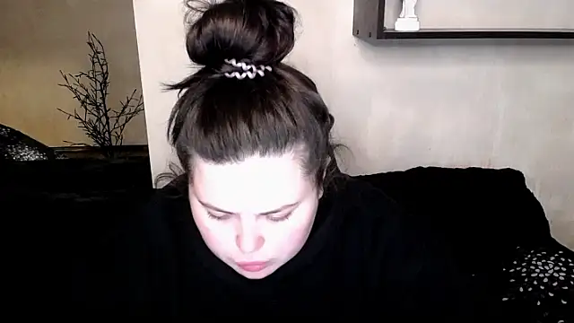 Emily Mo online show from 11/10/25, 06:34