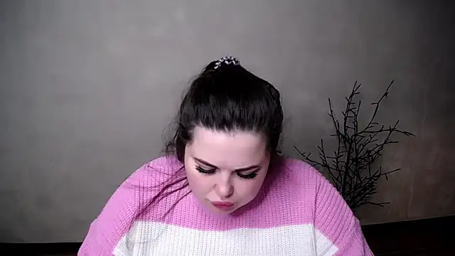 Emily Mo online show from 11/19/25, 06:13