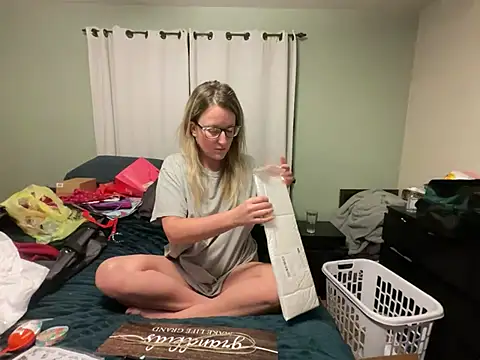 1Lustfully yours online show from 12/27/24, 05:42