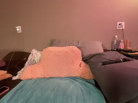 1Lustfully yours online show from 02/05/26, 06:12