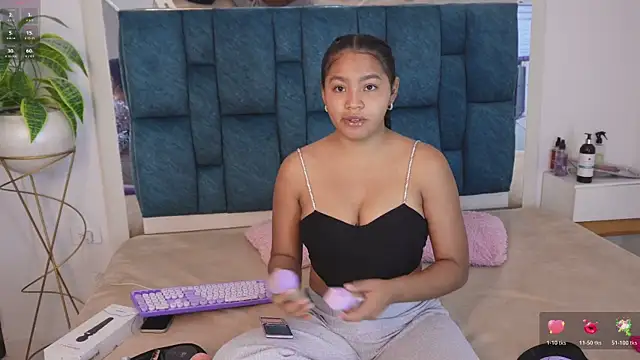 Anais aradia online show from 03/25/26, 07:36