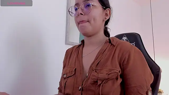 lucy blue28 online show from 04/09/26, 01:05