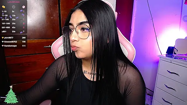 Snapshot of eva_six chatting on 12/11/24, 12:23 eva six online show from 12/11/24, 12:23