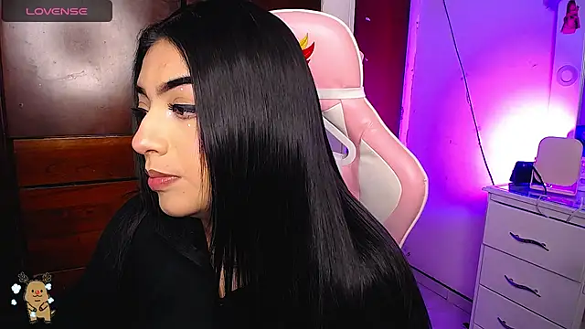 Snapshot of eva_six chatting on 01/17/25, 08:33 eva six online show from 01/17/25, 08:33