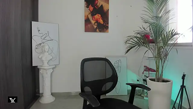 Snapshot of liah_v chatting on 01/22/25, 07:45 liah v online show from 01/22/25, 07:45