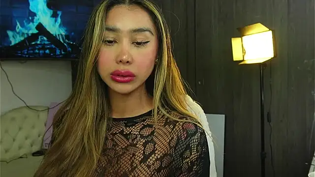 liah v online show from 04/23/26, 02:24