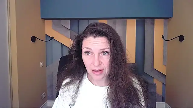 EllaLong online show from 02/11/26, 12:32