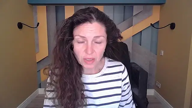 EllaLong online show from 04/05/26, 11:18