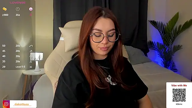 Snapshot of dakottaa_ chatting on 12/19/24, 02:01 dakottaa online show from 12/19/24, 02:01