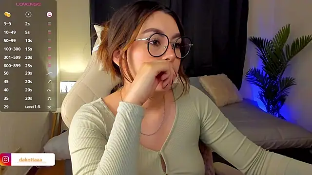 Snapshot of dakottaa_ chatting on 09/19/25, 11:27 dakottaa online show from 09/19/25, 11:27