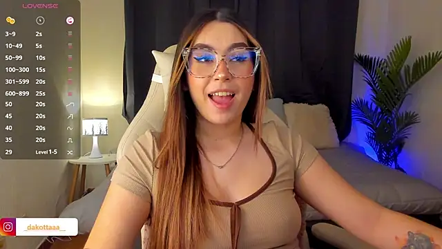 Snapshot of dakottaa_ chatting on 10/11/25, 11:03 dakottaa online show from 10/11/25, 11:03