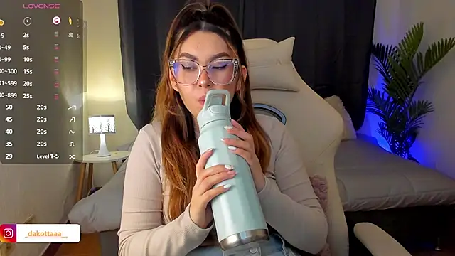 Snapshot of dakottaa_ chatting on 10/22/25, 11:26 dakottaa online show from 10/22/25, 11:26