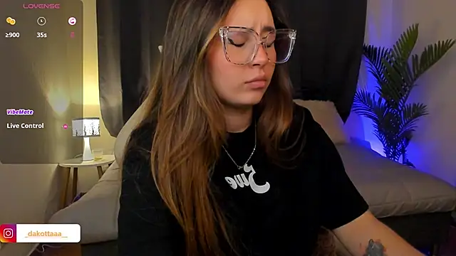 dakottaa  online show from 01/05/26, 11:41