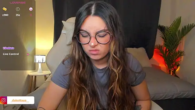 dakottaa  online show from 03/20/26, 12:04