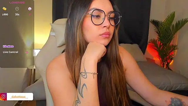 dakottaa  online show from 03/27/26, 11:37