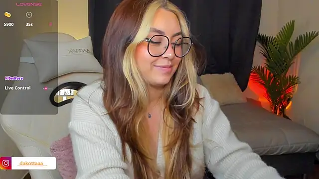Snapshot of dakottaa_ chatting on 05/15/26, 12:06 dakottaa online show from 05/15/26, 12:06