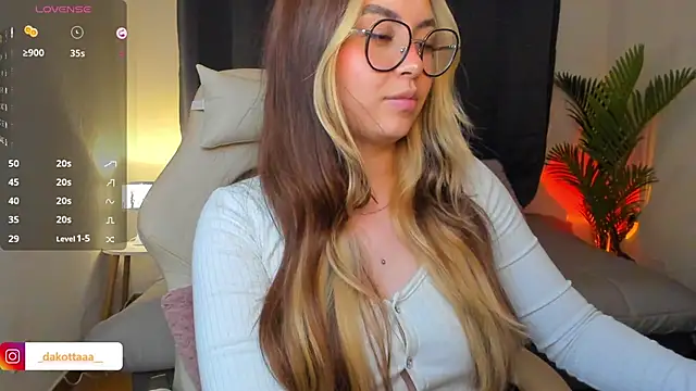 Snapshot of dakottaa_ chatting on 05/15/26, 11:56 dakottaa online show from 05/15/26, 11:56