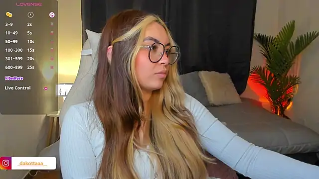 Snapshot of dakottaa_ chatting on 05/16/26, 12:29 dakottaa online show from 05/16/26, 12:29