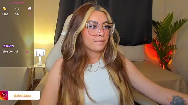 Snapshot of dakottaa_ chatting on 05/29/26, 12:41 dakottaa online show from 05/29/26, 12:41