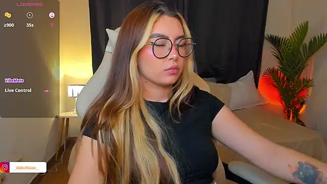 dakottaa  online show from 07/11/26, 01:41