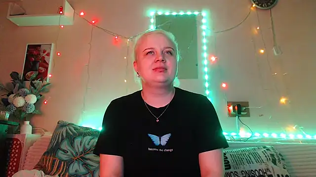 Karolina love  online show from 12/22/24, 05:10