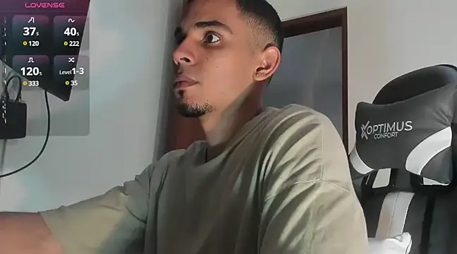 Snapshot of joss_111 chatting on 02/11/25, 12:27 joss 111 online show from 02/11/25, 12:27