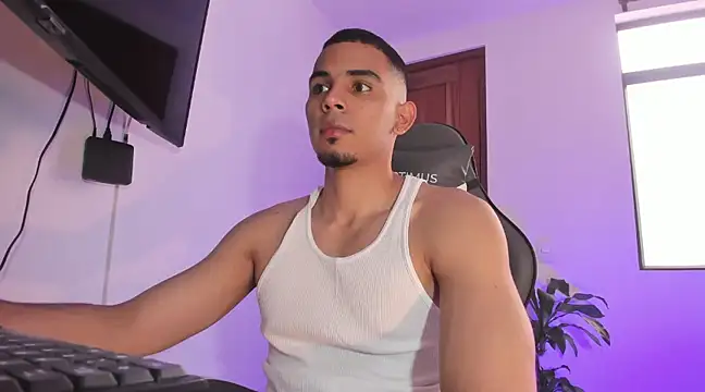 Snapshot of joss_111 chatting on 02/23/25, 01:42 joss 111 online show from 02/23/25, 01:42